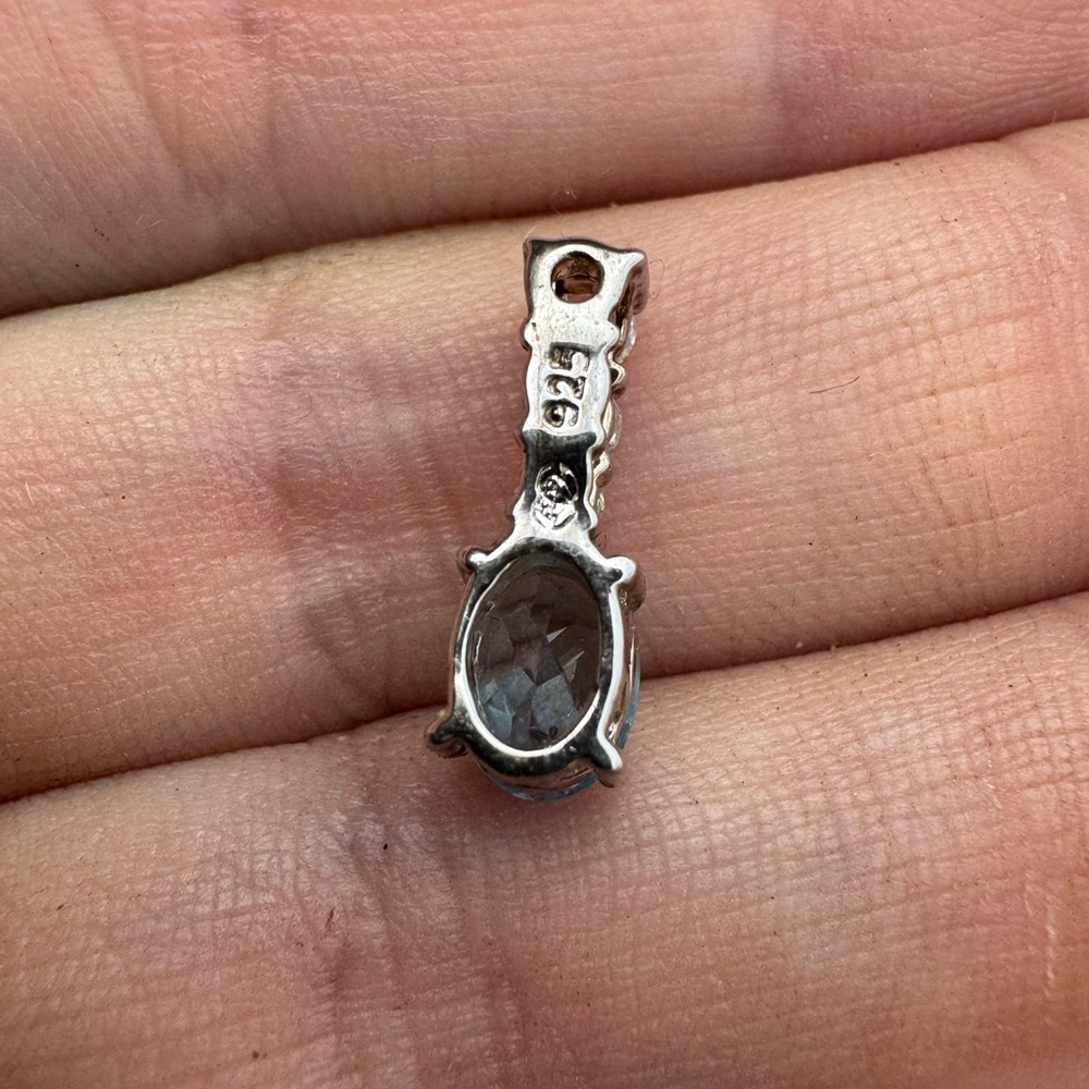 Solid sterling genuine blue topaz/goshenite pendant _super sparkly - Picture 5 of 16